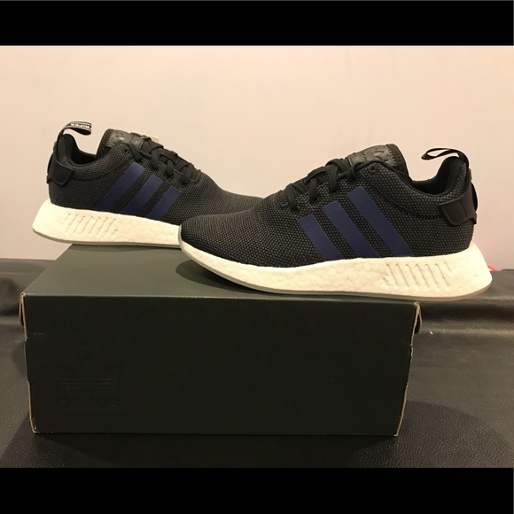 nmd r2 black boost